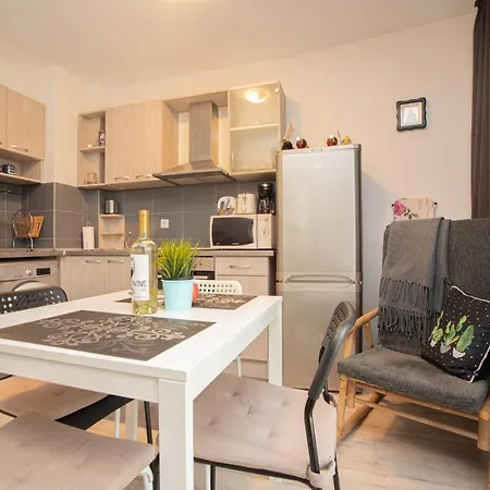 Vera By Rv Apartment