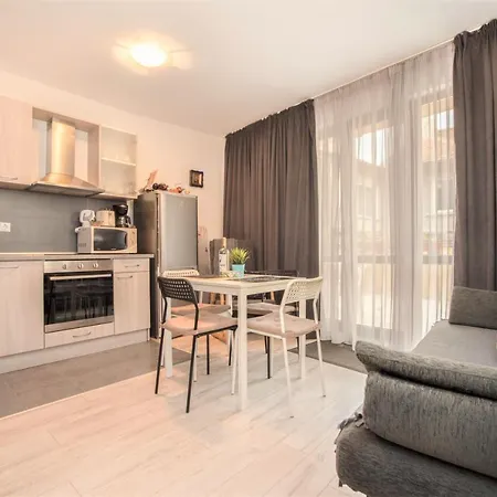 Vera By Rv Apartment Varna